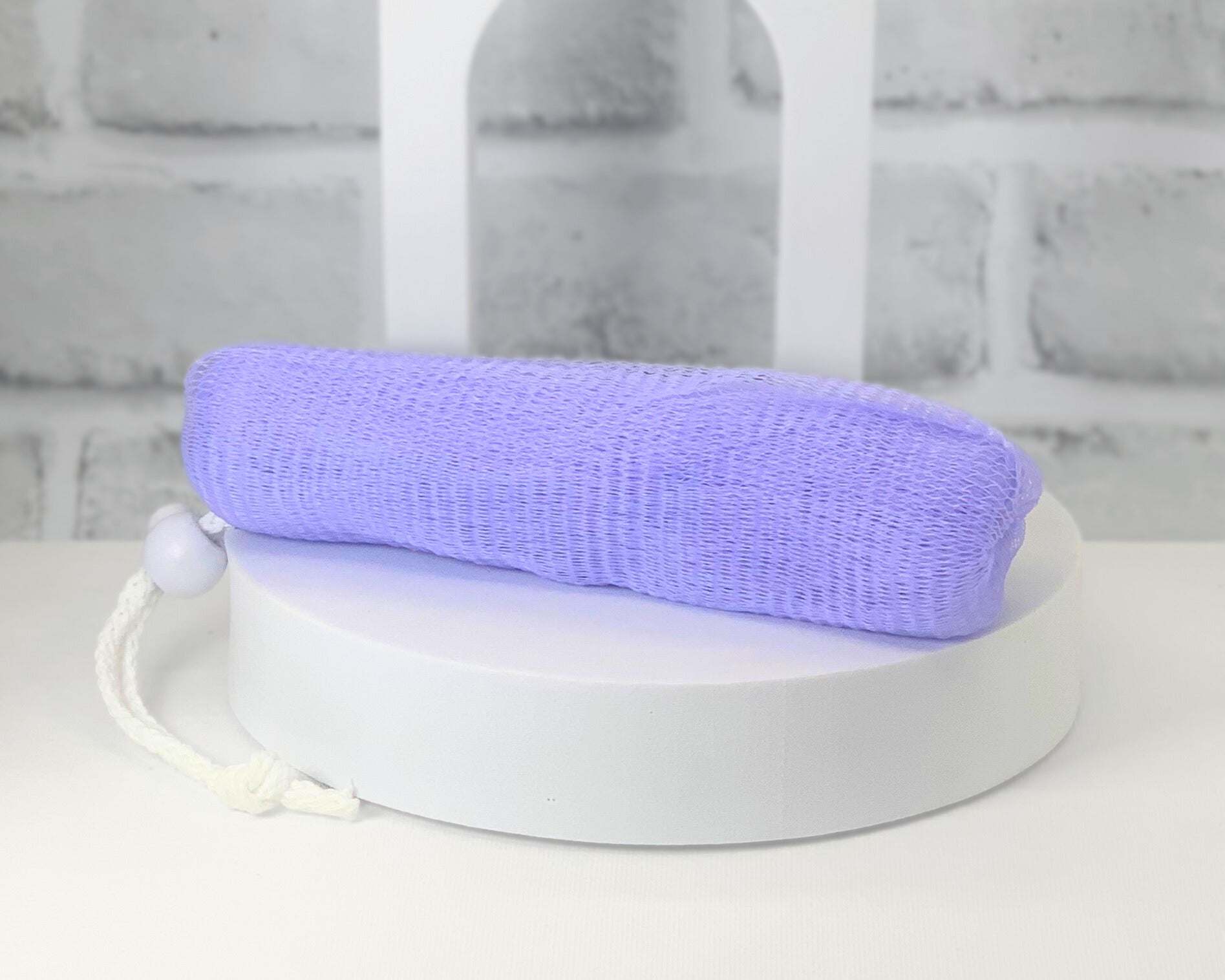 Mesh soap saver loofah pouch for exfoliating and lathering soap